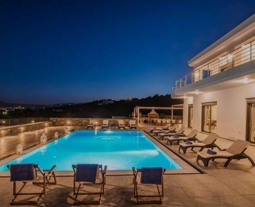 Luxurious villa of 307m2 with panoramic views in Agios Nikolaos
